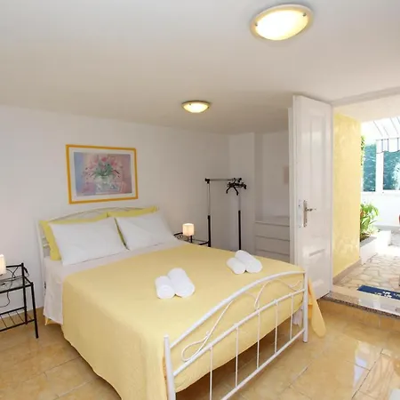 Apartments Knezovic Rovinj Exterior photo