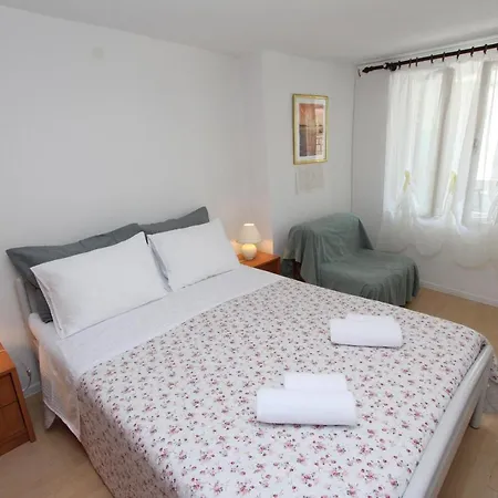 Apartments Knezovic Rovinj Exterior photo