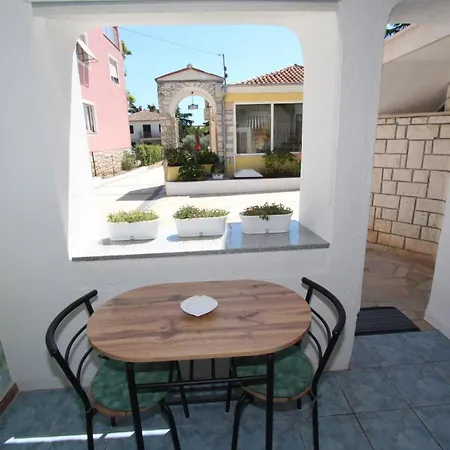 Apartments Knezovic Rovinj Room photo