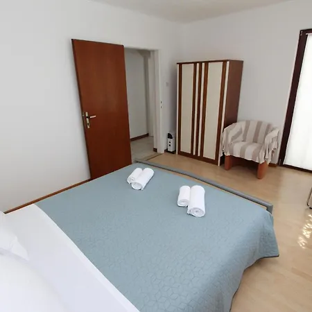 Apartments Knezovic Rovinj Room photo