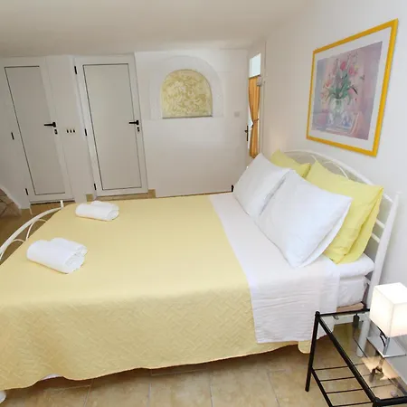 Apartments Knezovic Rovinj Room photo