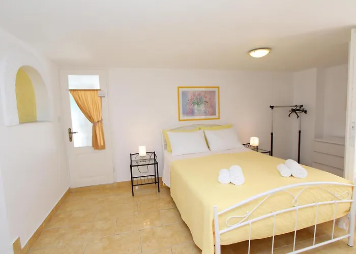 Apartments Knezovic